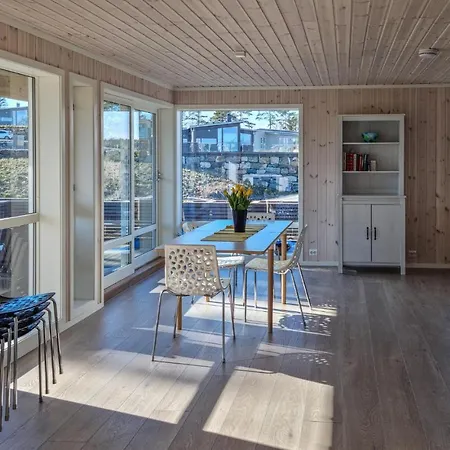 Holiday home 4 Bedroom Amazing In