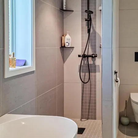 Holiday home 4 Bedroom Amazing In Faervik